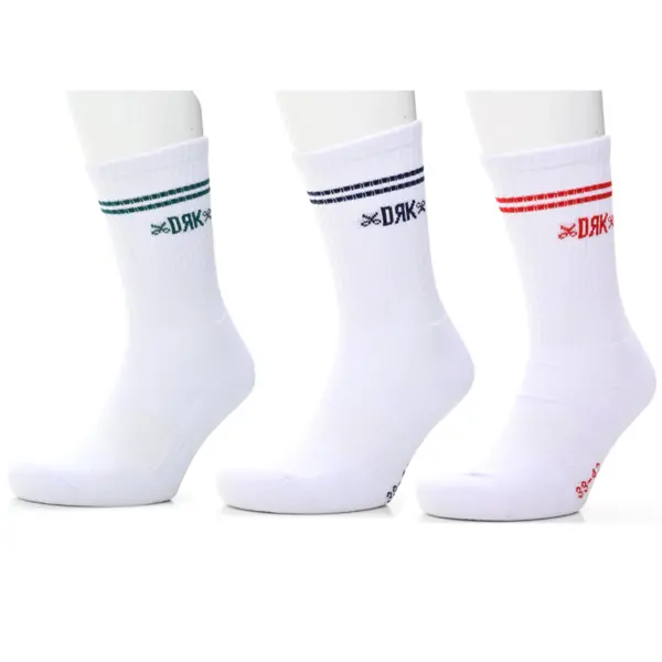 Apró ajándékot szeretnél adni? Zokni, sapka, fehérnemű mindig telitalálat!